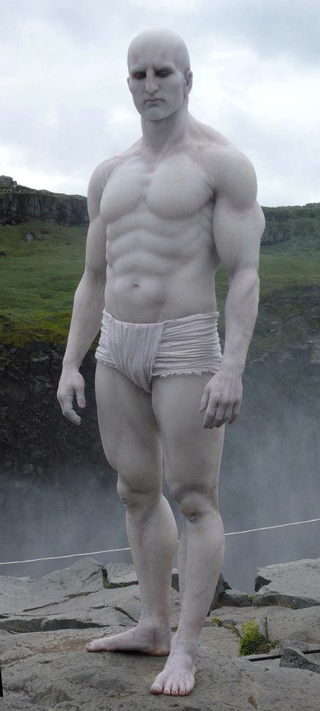 Illustration for article titled Prometheus set photos show what's under the Engineers' robes, plus a never-before-seen character